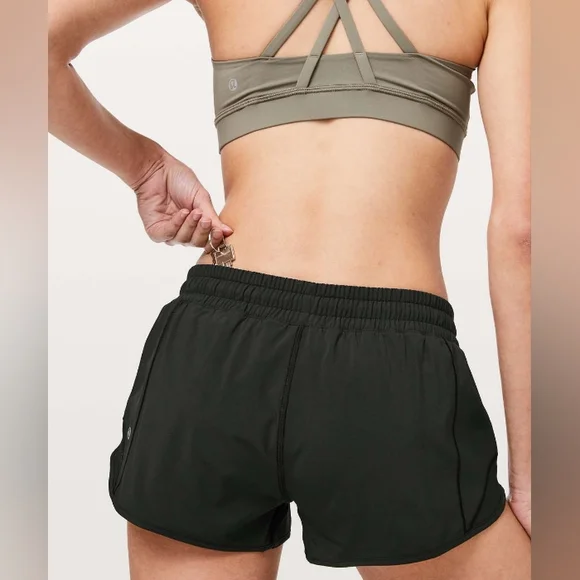 Lululemon Hotty Hot Short II *2.5", Black, Size 6 - Picture 6 of 15